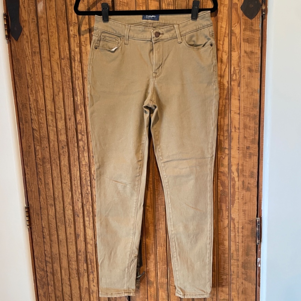 Old Navy Rockstar Mid-Rise Stretch Skinny Jeans - Size 6 - 2 pairs - Picture 9 of 15